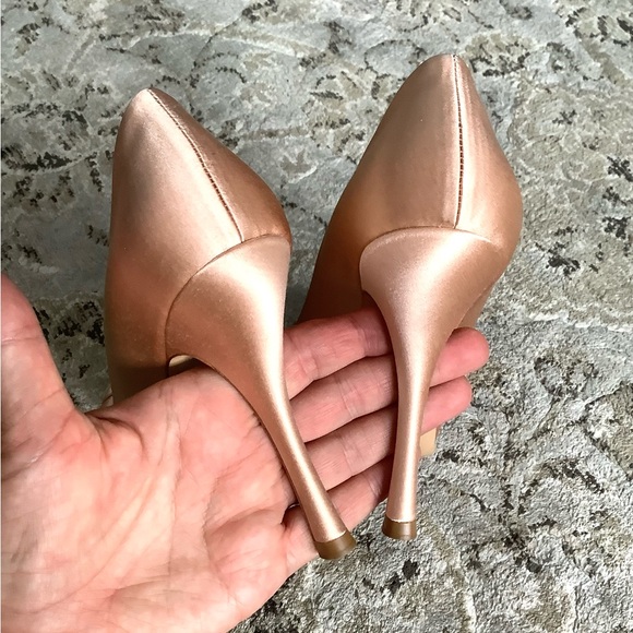 The most DRESSY pumps on Earth 🔥🔥🔥 - Picture 6 of 14